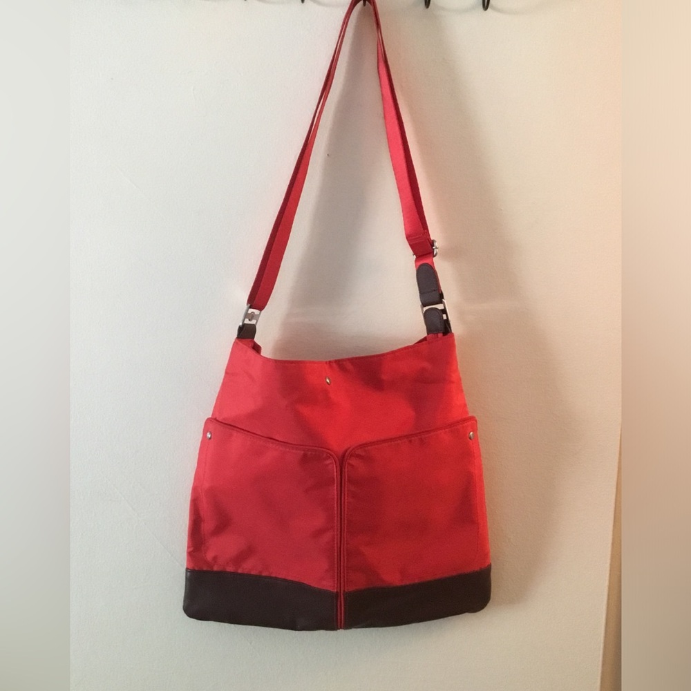 Baggallini Red Women's Shoulder Bag with Brown Trim